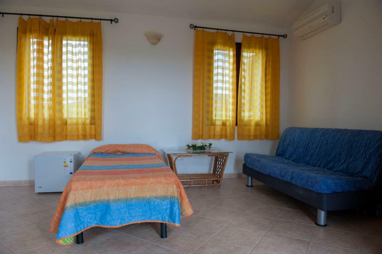 Agriturismo B&B Casteldoria Santa Maria  Екстериор снимка